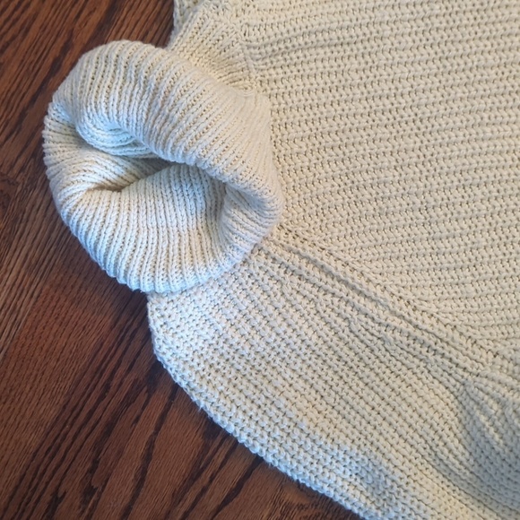 Lauren Jeans Co. Cream chunky Knit Pullover turtleneck Quality sweater sz M - Picture 4 of 8